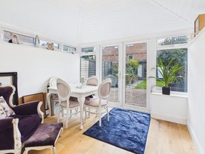 Dining Room - click for photo gallery